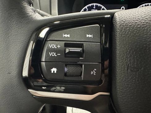 Used 2025 Honda Odyssey Elite image 19