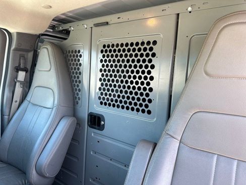 Used 2020 Chevrolet Express 2500 RWD image 36