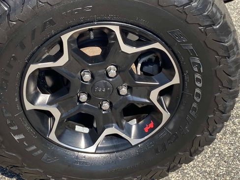 Used 2023 Jeep Wrangler Unlimited Rubicon w/ Steel Bumper Group AWD/4WD image 30