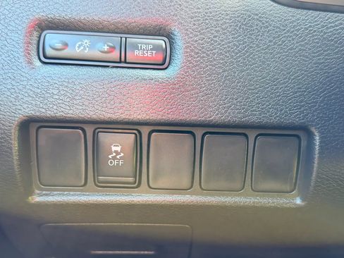 Used 2017 Nissan Murano S w/ Navigation Package AWD/4WD image 19