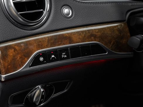 Used 2014 Mercedes-Benz S 550 Sedan image 28