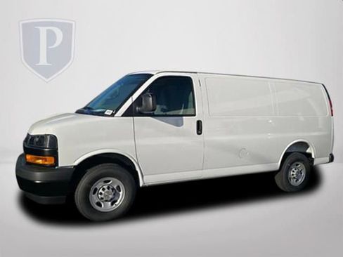 New 2026 Chevrolet Express 2500 w/ Driver Convenience Package RWD image 10