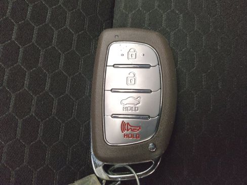 Used 2020 Hyundai Elantra Value Edition w/ Cargo Package (C1) FWD image 32