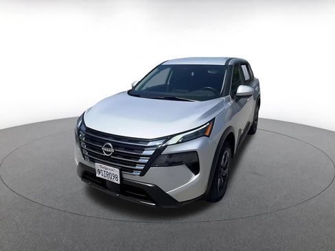 Used 2025 Nissan Rogue SV FWD image 5