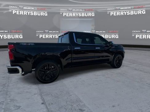 Used 2022 Chevrolet Silverado 1500 LTZ w/ LTZ Premium Package AWD/4WD image 2