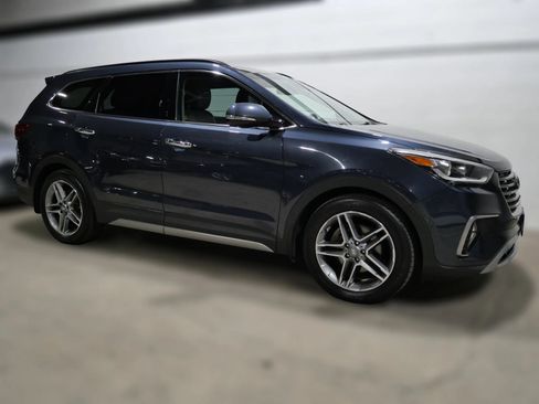Used 2017 Hyundai Santa Fe Limited AWD/4WD image 3