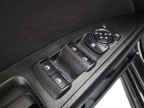 Used 2019 Ford Fusion SE image 19