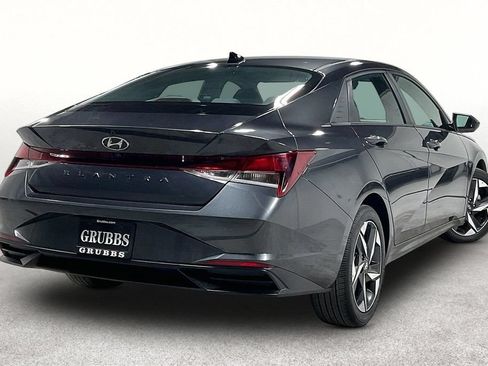 Used 2023 Hyundai Elantra SEL w/ Convenience Package FWD image 2