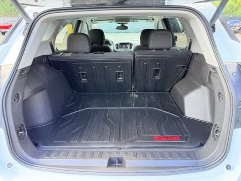 Used 2023 GMC Terrain SLE w/ Driver Convenience Package FWD image 27