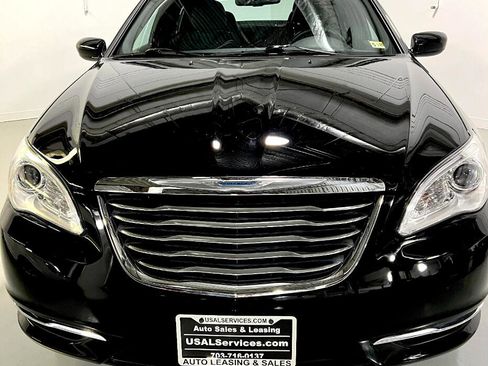 Used 2012 Chrysler 200 Touring image 2