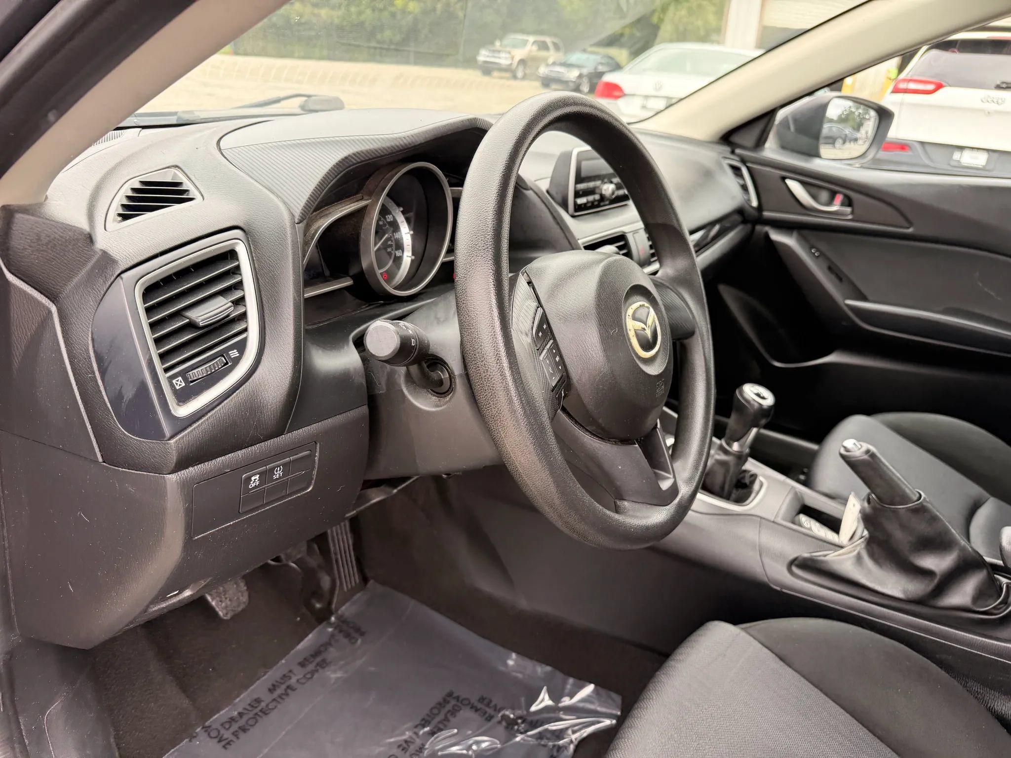 Used 2014 MAZDA MAZDA3 i SV FWD image 17