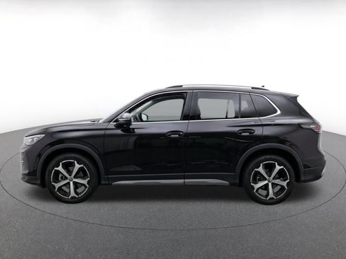Used 2026 Volkswagen Tiguan SE FWD image 4