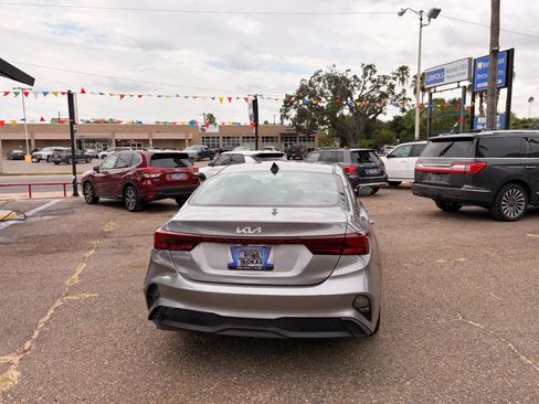 Used 2023 Kia Forte LXS FWD image 11