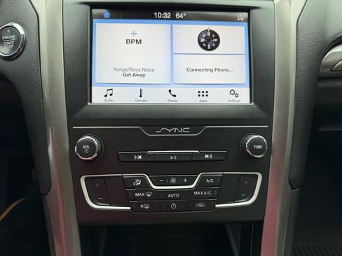 Used 2019 Ford Fusion SE w/ Equipment Group 151A FWD image 15