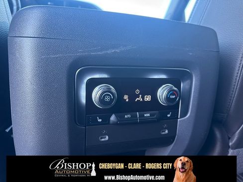 Used 2022 GMC Yukon XL Denali w/ Advanced Technology Package AWD/4WD image 16