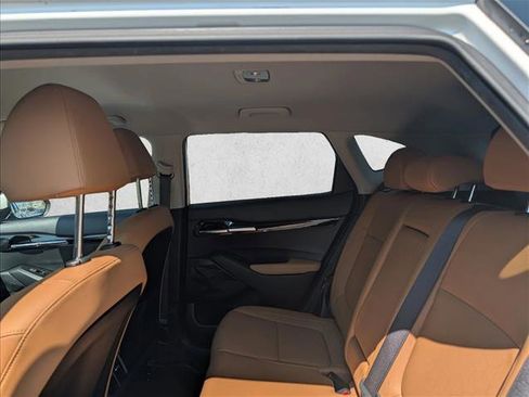 Used 2024 Kia Seltos EX FWD image 13