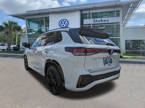 New 2026 Volkswagen Tiguan SE R-Line image 6