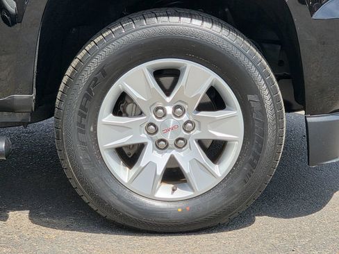 Used 2018 GMC Canyon SLE w/ SLE Convenience Package image 8