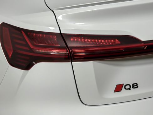Used 2024 Audi Q8 e-tron Premium AWD/4WD image 27