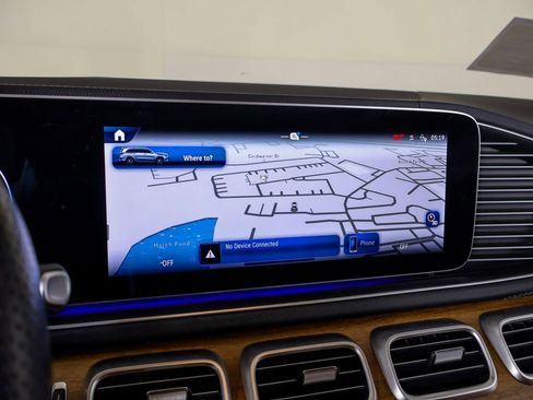 Used 2024 Mercedes-Benz GLS 580 4MATIC image 14