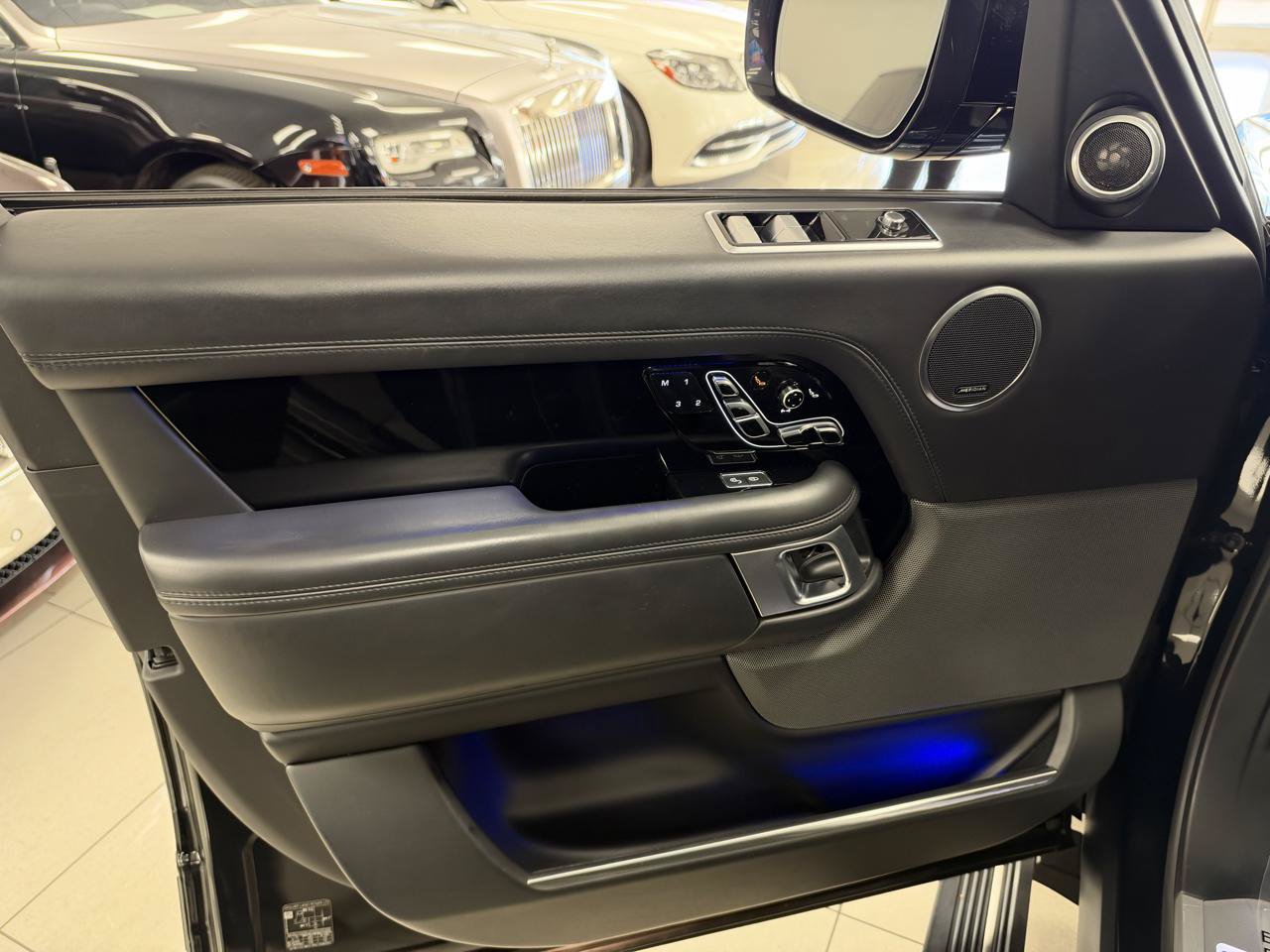 Used 2019 Land Rover Range Rover Long Wheelbase Autobiography AWD/4WD image 9