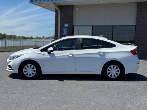 Used 2017 Chevrolet Cruze LS w/ LS Fleet Convenience Package image 33
