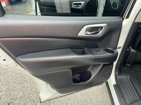 Used 2015 Nissan Pathfinder Platinum w/ Cargo Package AWD/4WD image 47