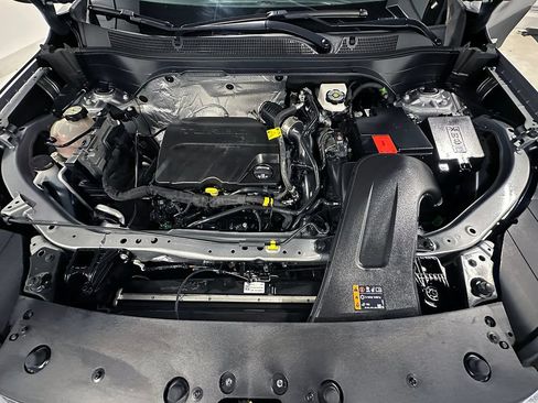 Used 2024 Chevrolet Trax LT FWD image 36