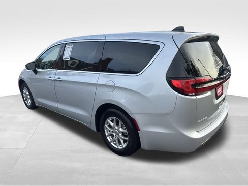 Used 2023 Ford Expedition XLT image 31