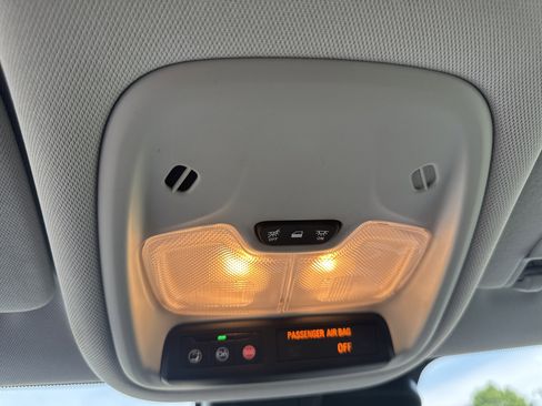 Used 2025 Chevrolet TrailBlazer LT FWD image 24