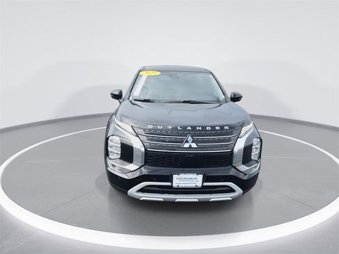 Used 2022 Mitsubishi Outlander SE image 3