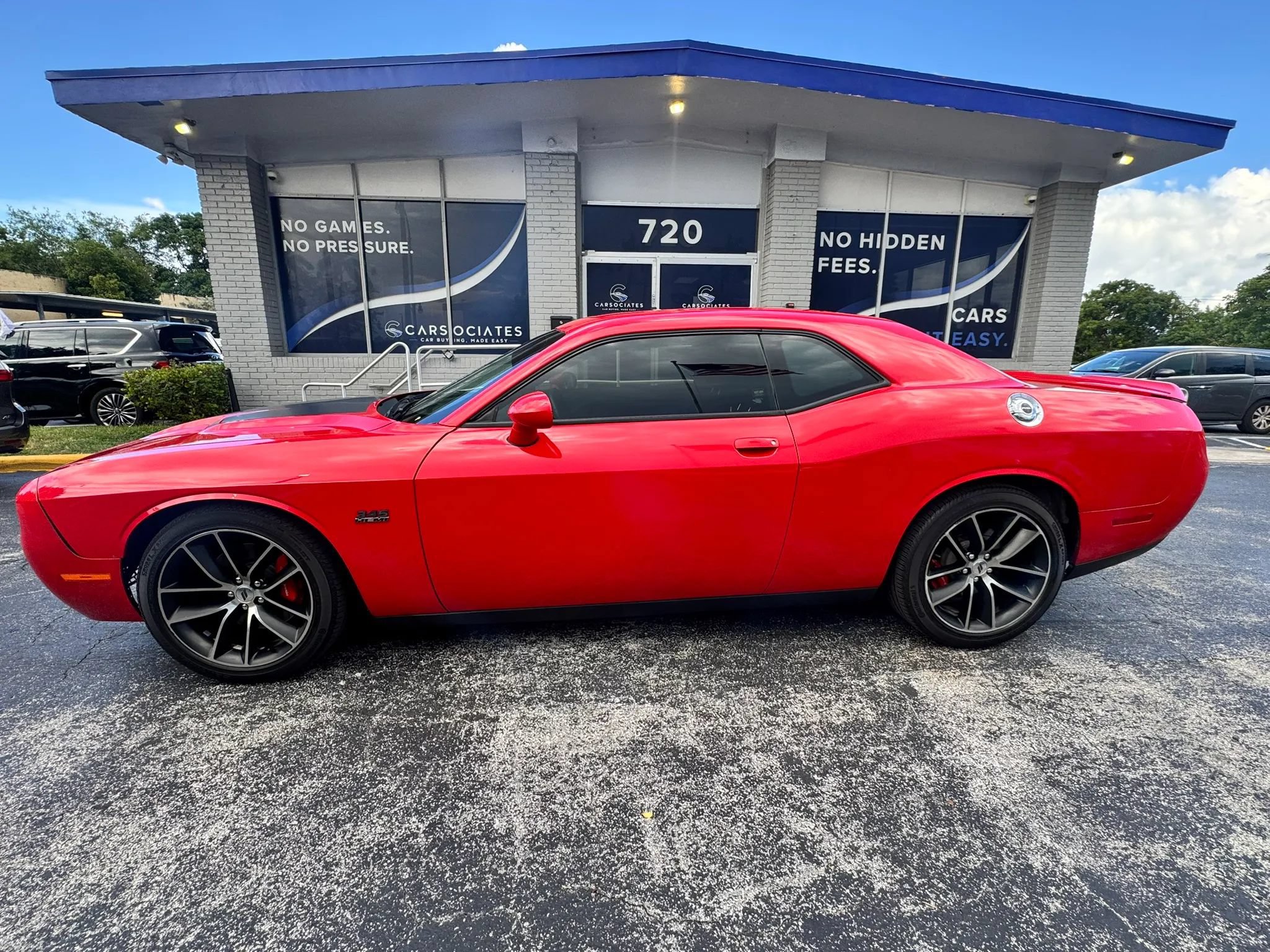 Used 2018 Dodge Challenger R/T w/ Performance Handling Group RWD image 7