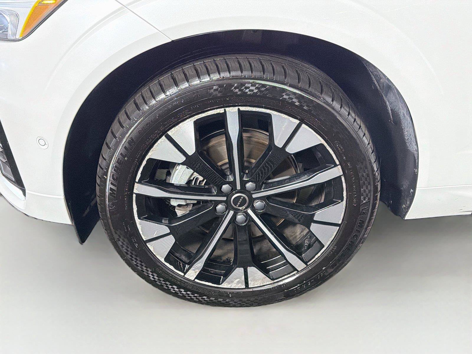 Used 2026 Volvo XC60 B5 Plus AWD/4WD image 33