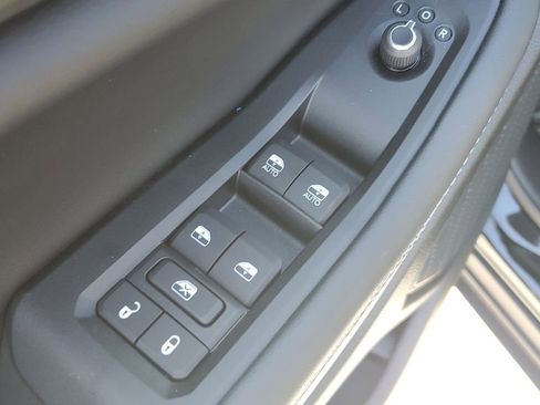 New 2025 Jeep Grand Cherokee L Altitude image 23