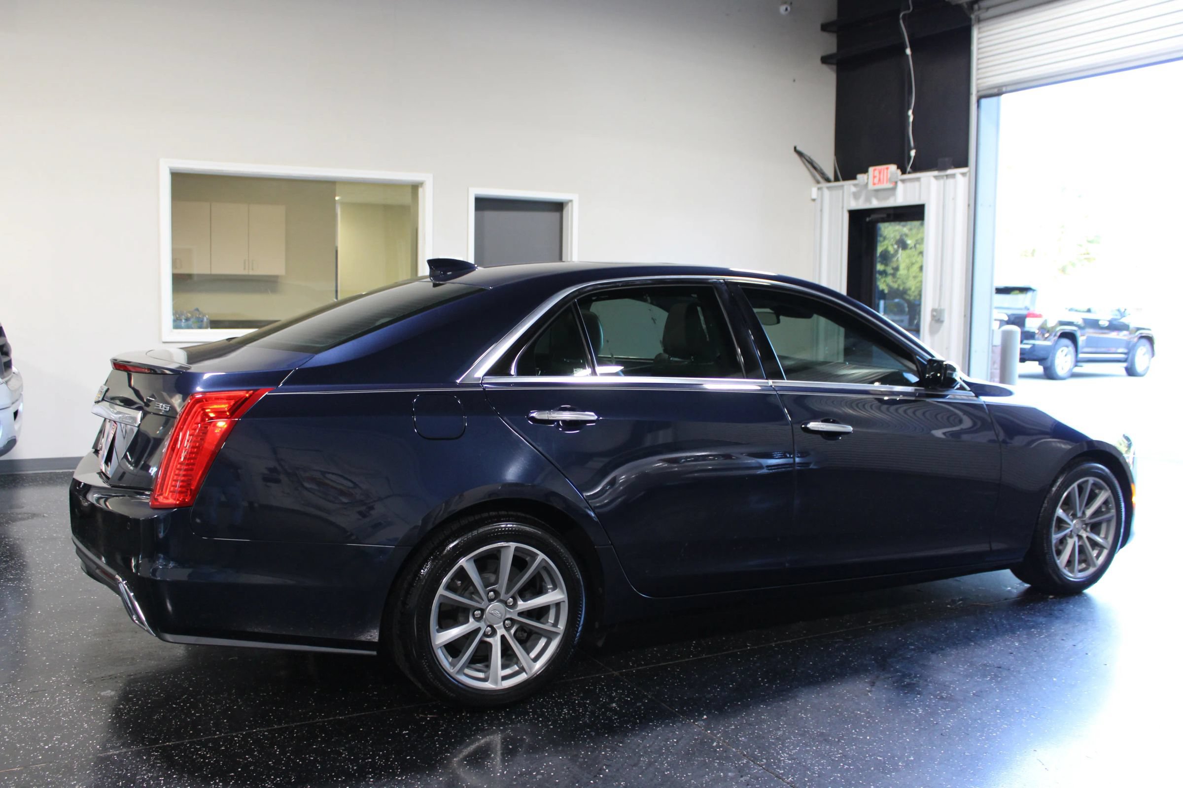 Used 2017 Cadillac CTS Luxury RWD image 3