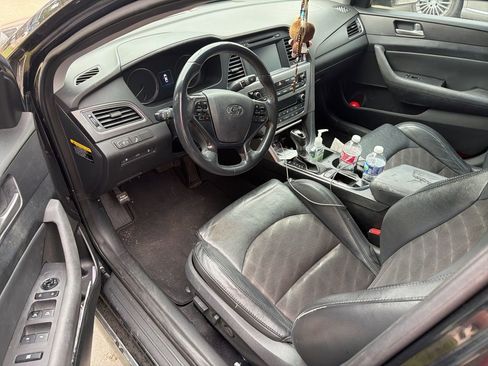 Used 2016 Hyundai Sonata Sport w/ Option Group 02 FWD image 9