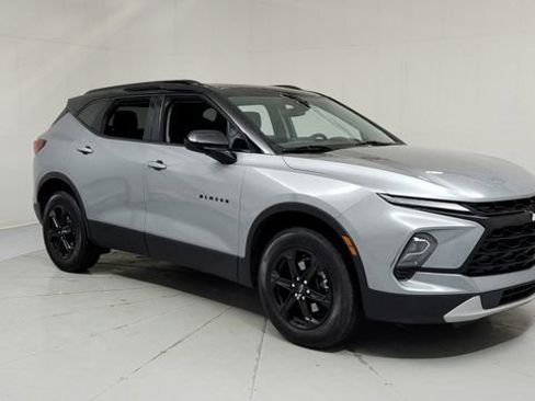 Used 2024 Chevrolet Blazer LT w/ Midnight/Sport Edition image 7