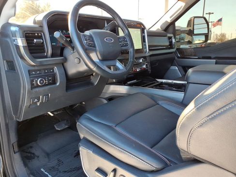 Used 2023 Ford F250 Lariat w/ Sport Appearance Package image 14