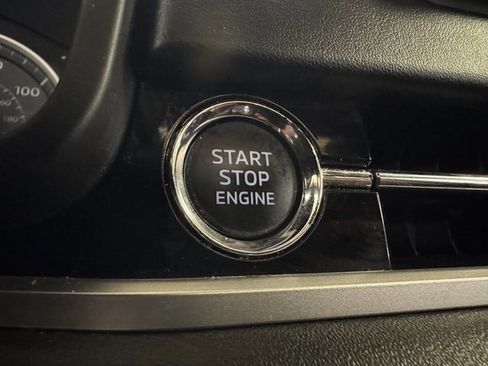 Used 2022 Mitsubishi Outlander SEL Black Edition image 12