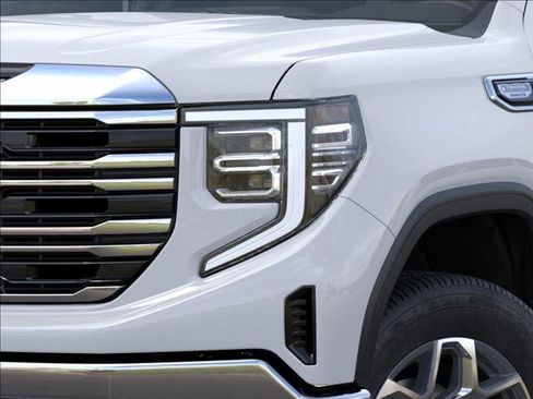 New 2026 GMC Sierra 1500 SLT image 10