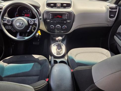 Used 2015 Kia Soul + FWD image 14