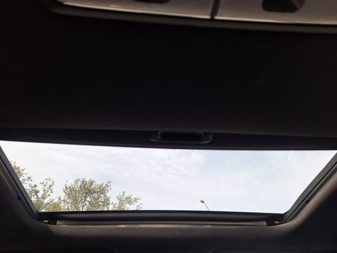 Used 2024 Kia Telluride EX w/ EX Captain's Chair Package image 22