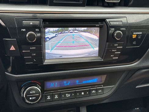 Used 2014 Toyota Corolla LE image 25