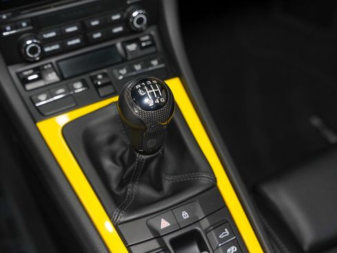 Used 2019 Porsche 911 Speedster RWD image 44