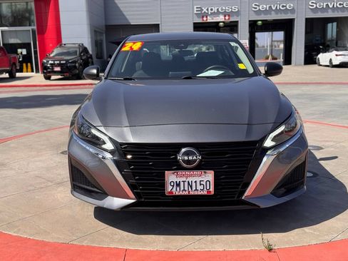 Certified 2024 Nissan Altima 2.5 SV FWD image 3