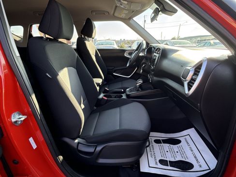 Used 2025 Kia Soul LX w/ LX Technology Package image 26