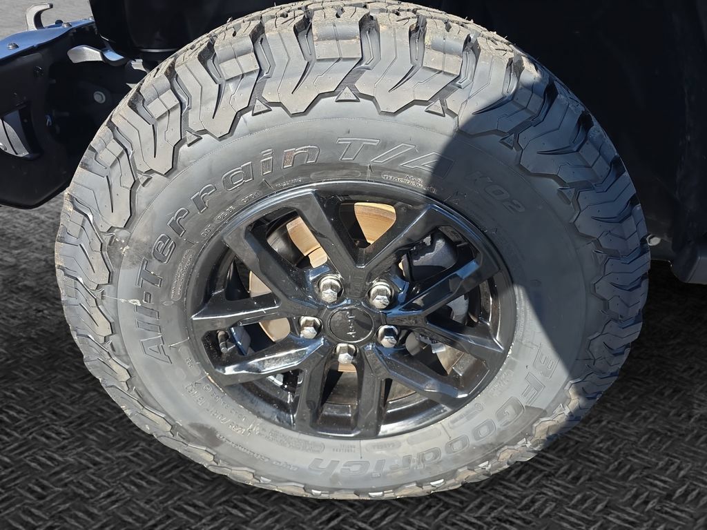 Used 2023 Jeep Gladiator Overland AWD/4WD image 11