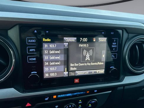Used 2016 Toyota Tacoma Limited w/ Towing Package AWD/4WD image 22