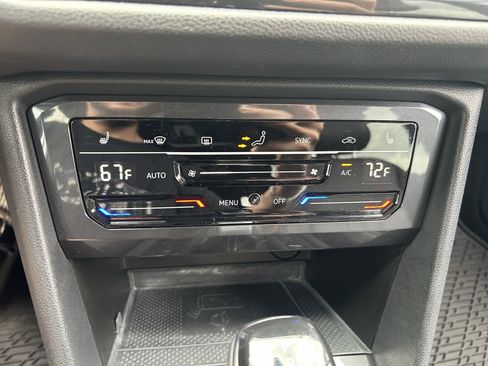 Certified 2022 Volkswagen Tiguan SE R-Line image 14
