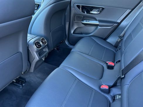 Used 2025 Mercedes-Benz GLC 300 GLC 300 image 12